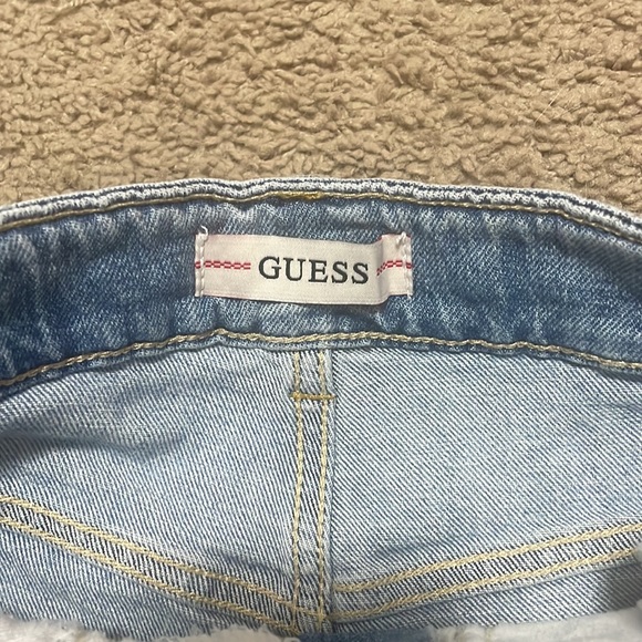 3/$40 Guess jean short shorts size 24 - Picture 3 of 3